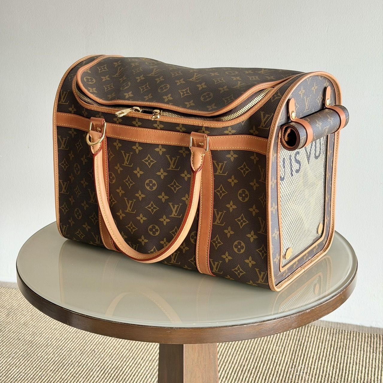 LV กระเป๋าสุนัขรุ่น Dog Carrier 40 รุ่นใหม่ Microchip
