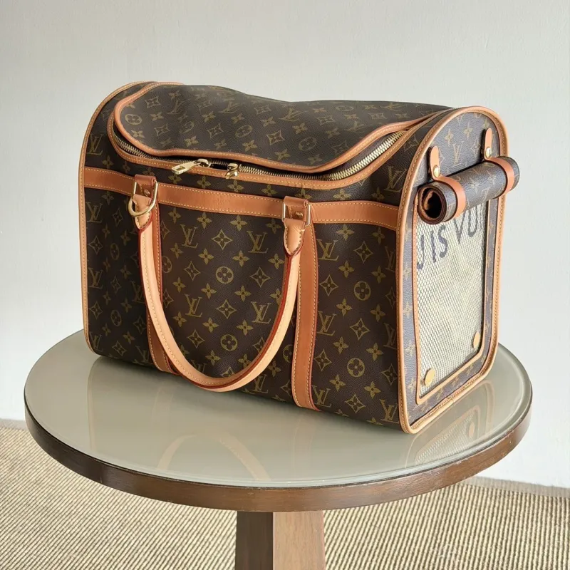 LV กระเป๋าสุนัขรุ่น Dog Carrier 40 รุ่นใหม่ Microchip