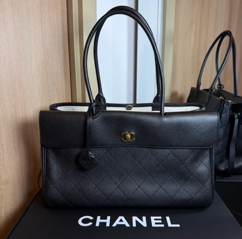 Chanel Shopping Tote Medium Calfskin GHW 2026 สีดำ