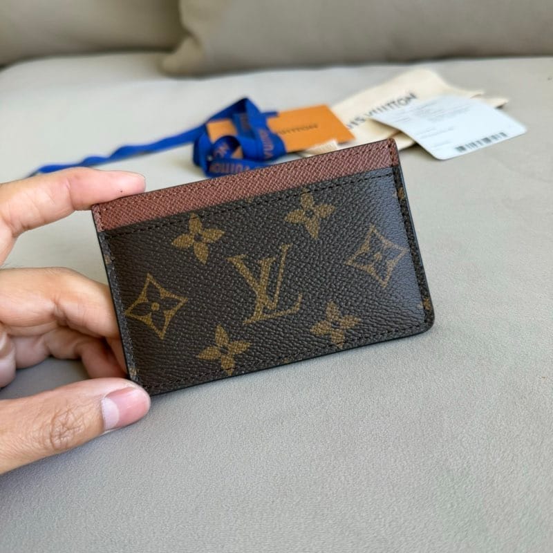LV Card Holder Microchip