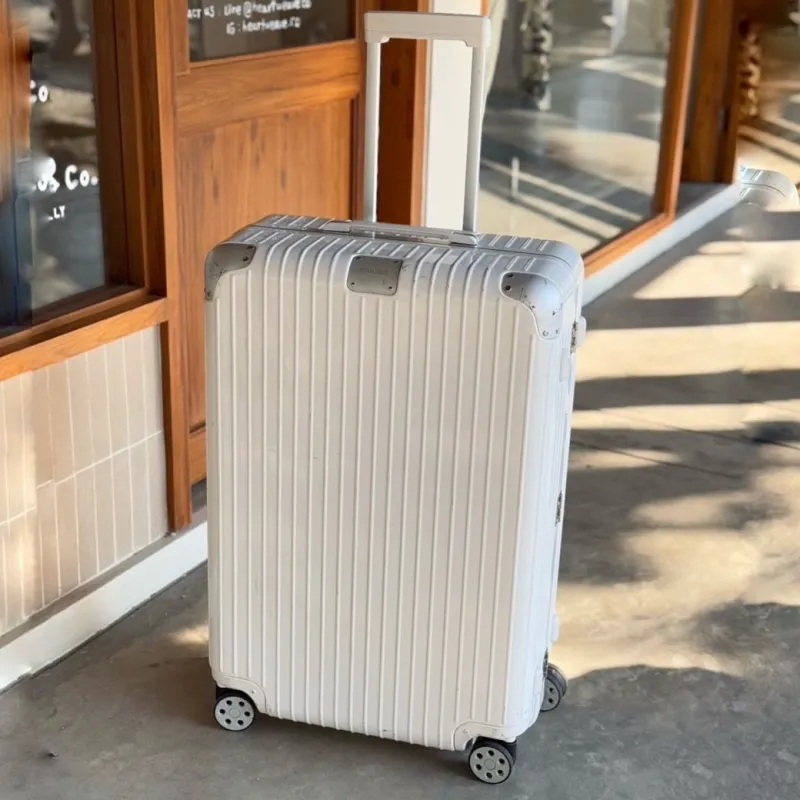 RIMOWA HYBRID Check - In L ปี 2019