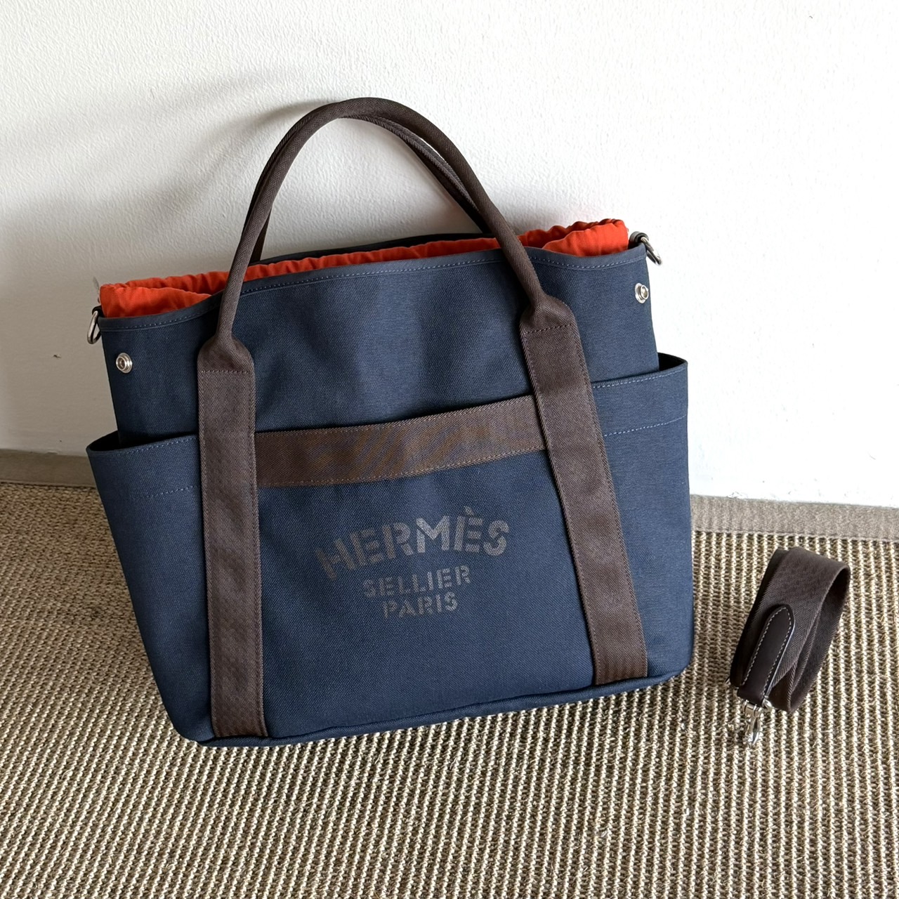 HERMES The Grooming Bag Stamp U 2022