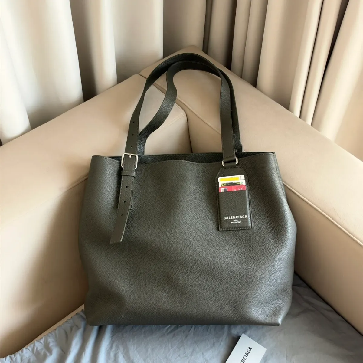 BALENCIAGA CREDIT TOTE BAG 2025 Stamp L สีเขียวขี้ม้า
