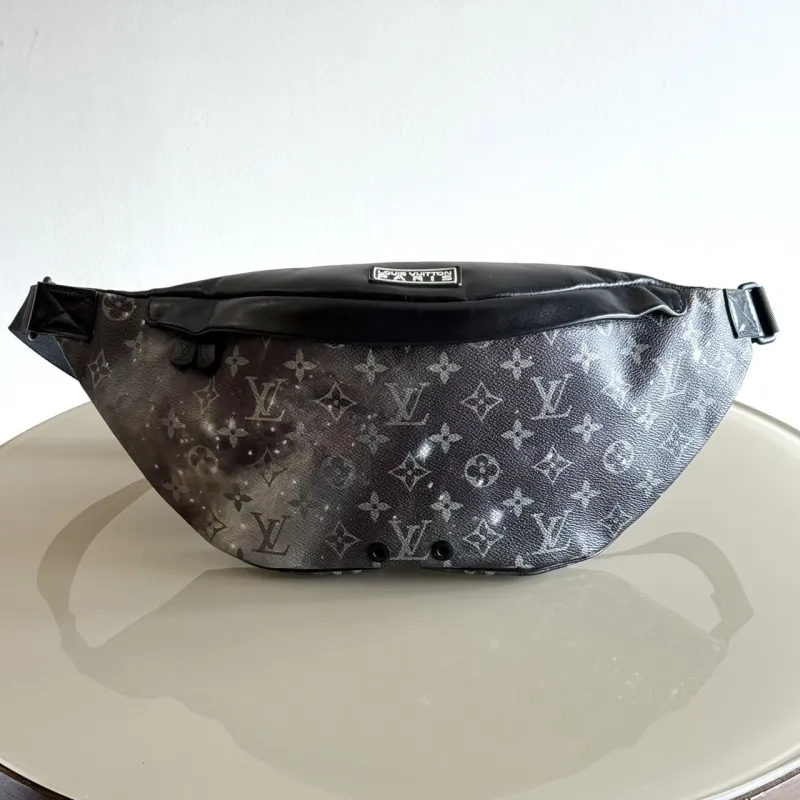 LV Discovery Bumbag Monogram Galaxy Black Multicolor 2018