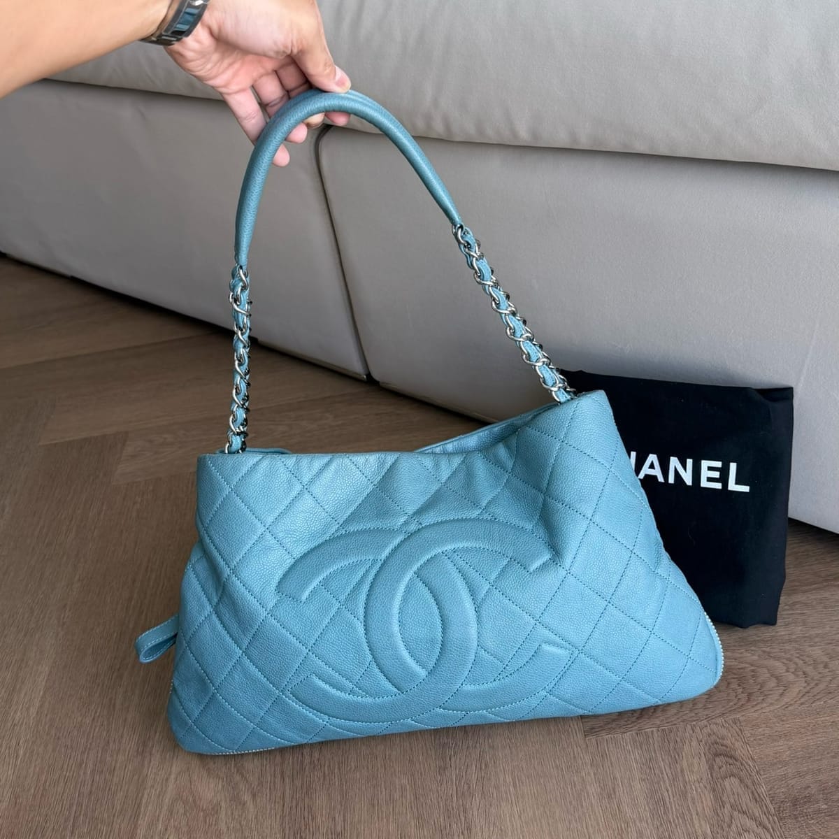 CHANEL Blue Quilted Caviar Leather Zip Expandable Shoulder Bag Holo14