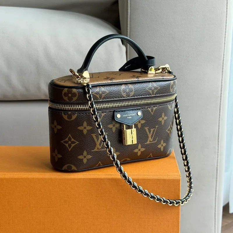 LV Vanity Chain Pouch Microchip
