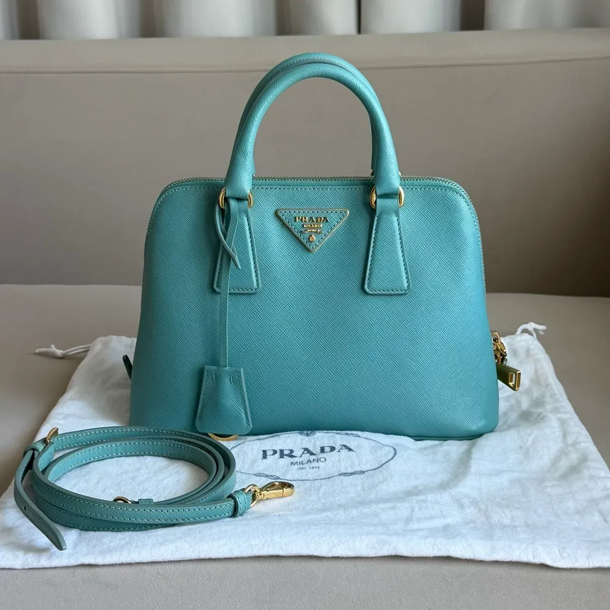 PRADA ทรง Alma size 25