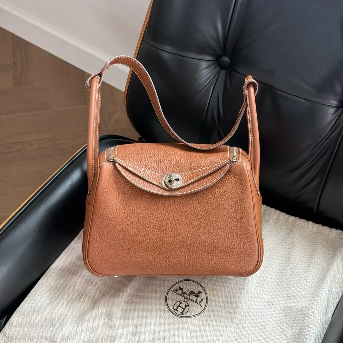 HERMES Lindy 26 Gold Clemence Phw Stamp X