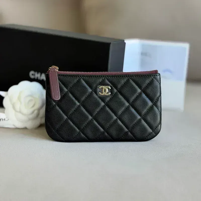 ✨ CHANEL O-Case Caviar GHW 6" ปี 2024: Chanel แท้ งบไม่ถึง 20,000 บาท มีอยู่จริง!